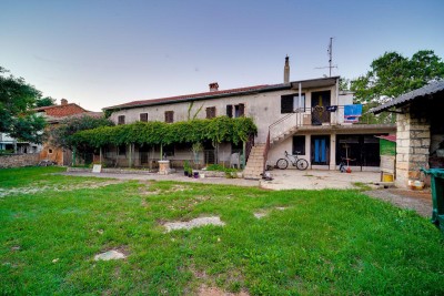 Stone house with great potential in the vicinity of Buje