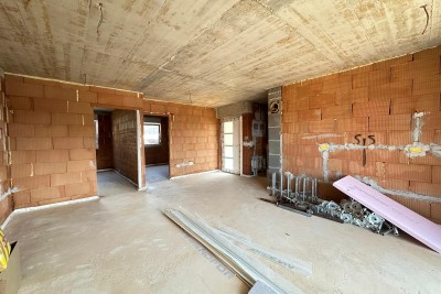 Erdgeschosswohnung mit Garten in guter Lage in Zambratija