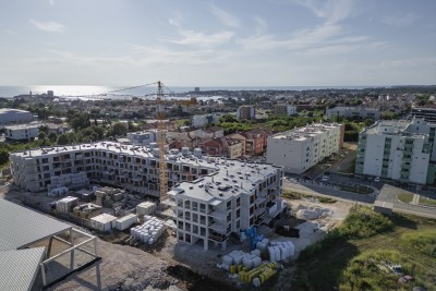 Modern apartment with elevator and garage parking space in Umag