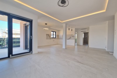 Wohnung in einem neuen Gebäude in der Nähe von Umag
