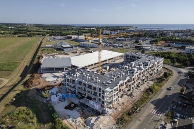 Hochwertige Wohnung mit Garten in einem neuen Gebäude in der Nähe aller Annehmlichkeiten in Umag