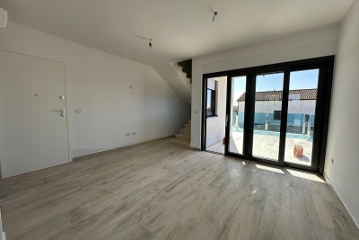 Maisonette-Wohnung mit Meerblick in Lovrečica, nur 300 Meter vom Meer entfernt