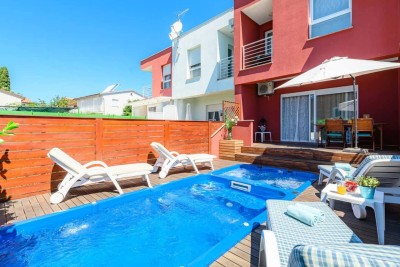 Terraced house with hydromassage pool in the vicinity of Umag