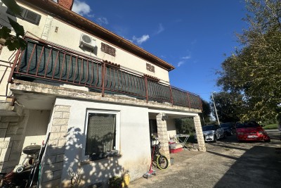 Kuća na mirnoj lokaciji pored Crvenog Vrha - okolica Umaga
