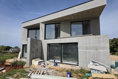 Dvojna kuća u mirnom okruženju u okolici Umaga, Lovrečica