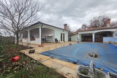 Haus mit Swimmingpool in der Nähe von Umag