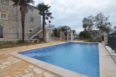 Stone house with sea view in Tar