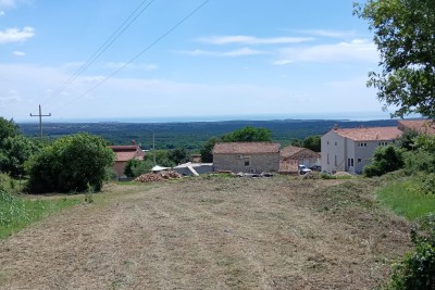 Građevinsko zemljište u Kašteliru s otvorenim pogledom na more