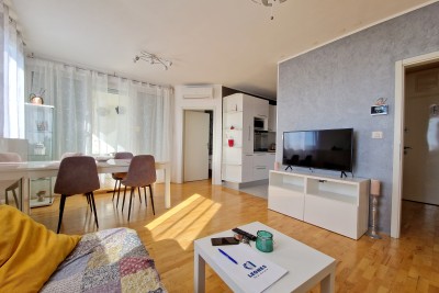 Nice apartment in a newly built building in Umag