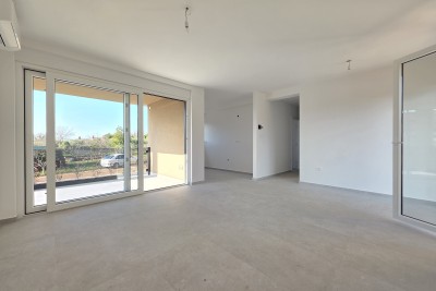 Wohnung mit Garten in einem hochwertigen Neubau in Vabriga, in der Nähe von Poreč