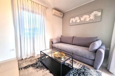 Wohnung im Erdgeschoss eines Gebäudes in toller Lage in Novigrad